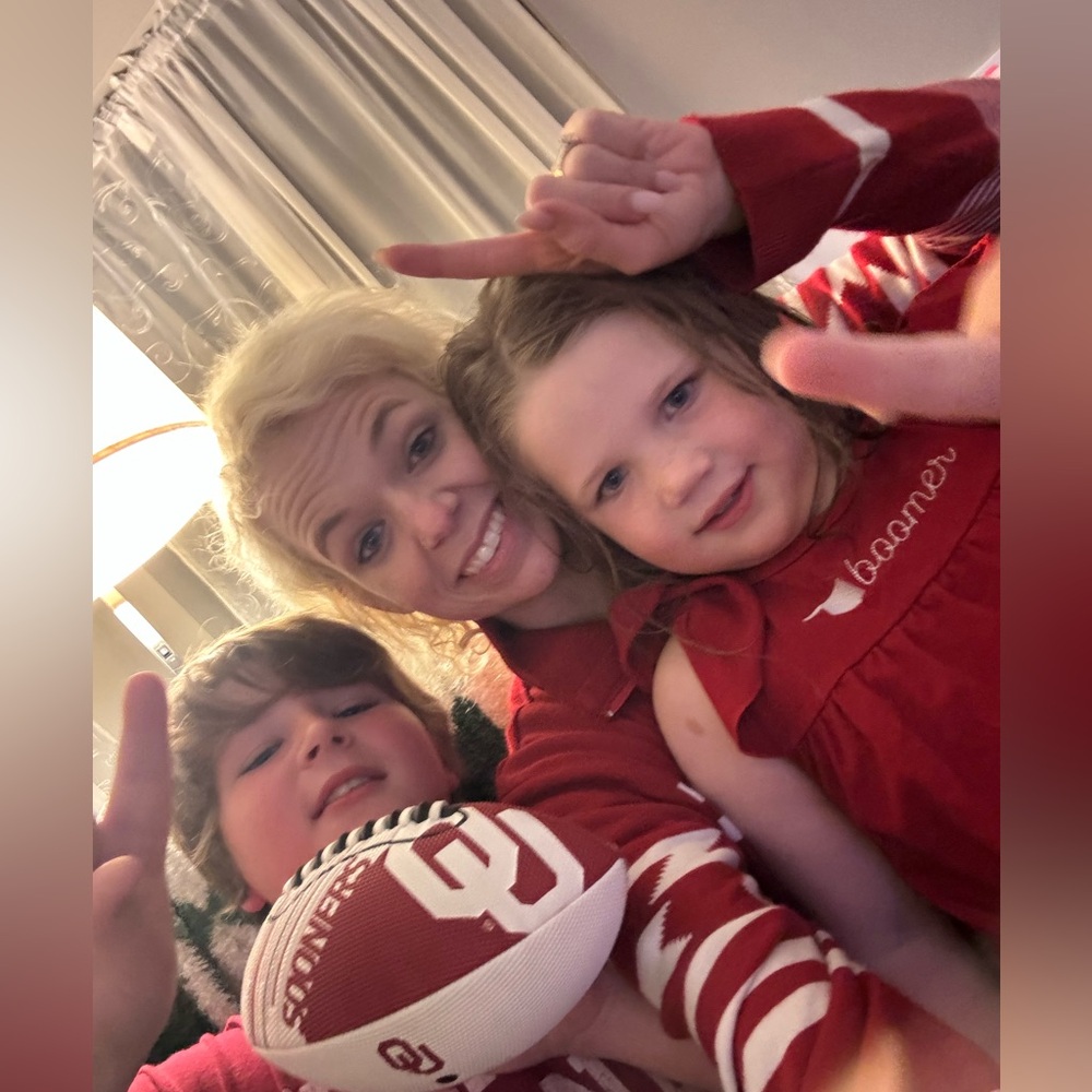 AbbyCatherine is LIVE! Share Show Happening Now! 😍🎀 - Picture 10 of 16